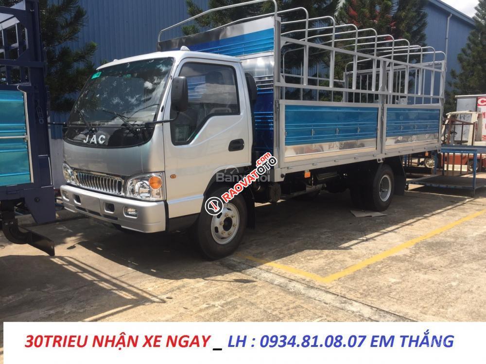 Xe tải Jac 2T4 HFC, thùng mui bạt, giá rẻ từ nhà máy-1