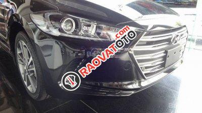 Bán Hyundai Elantra đời 2018, màu đen, giá từ 550tr-1