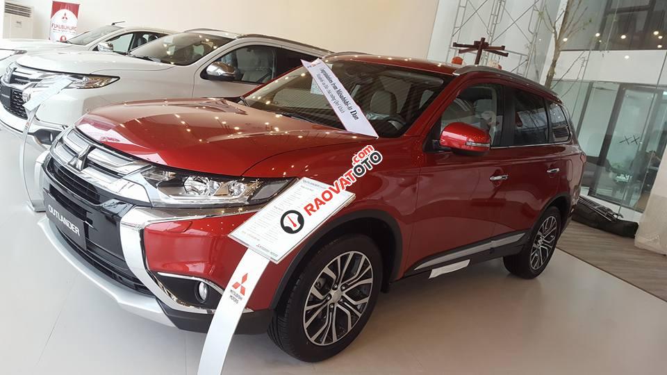 Bán ô tô Mitsubishi Outlander đời 2018, màu đỏ, lợi xăng 7L/100km, giá cực ưu đãi, liên hệ: 0905910199-1