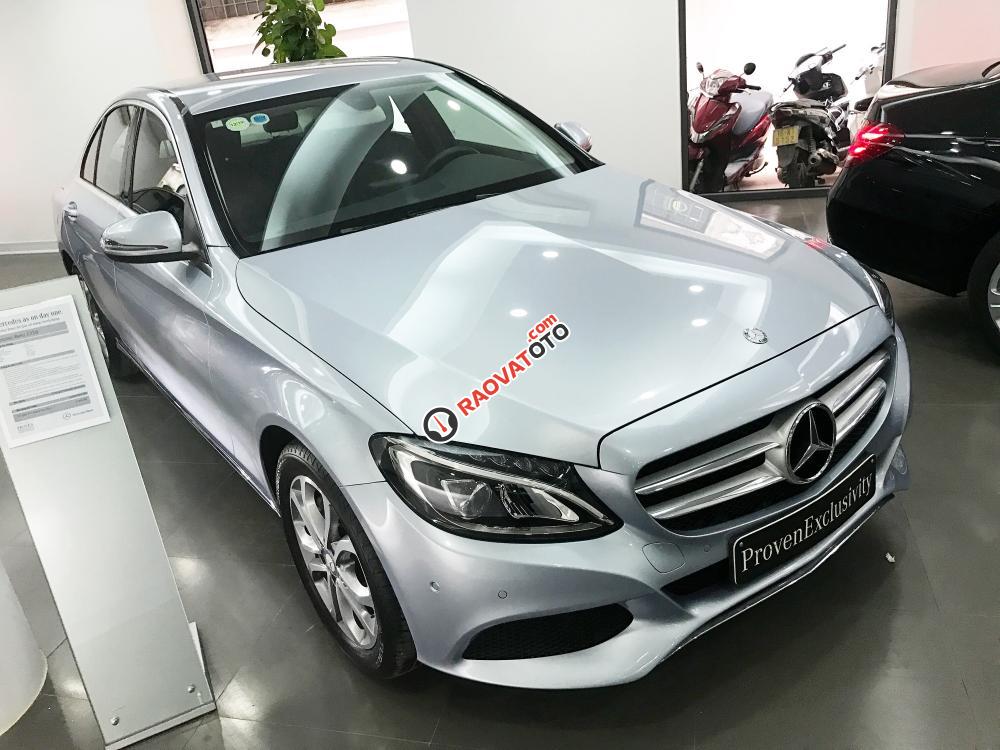 Bán Mercedes C200 2017 chạy lướt giá rẻ-1