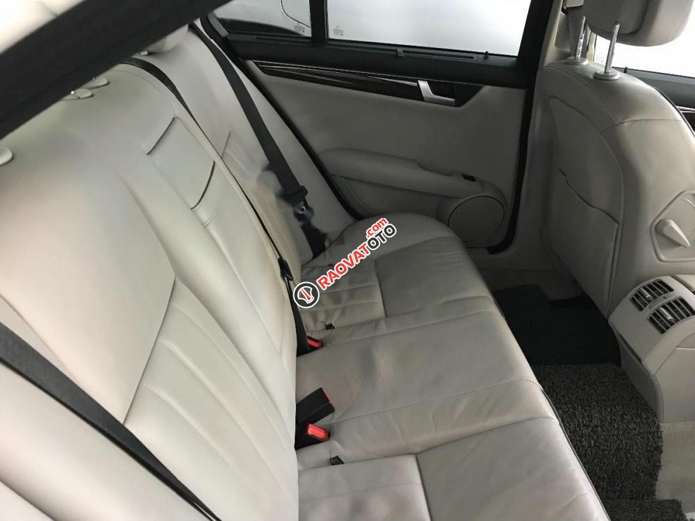 Bán Mercedes C250 đời 2011, màu trắng chính chủ-4
