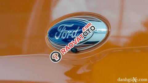 Bán xe Ford Ranger Wildtrak 3.2 4x4 2018, màu cam, xe nhập-18