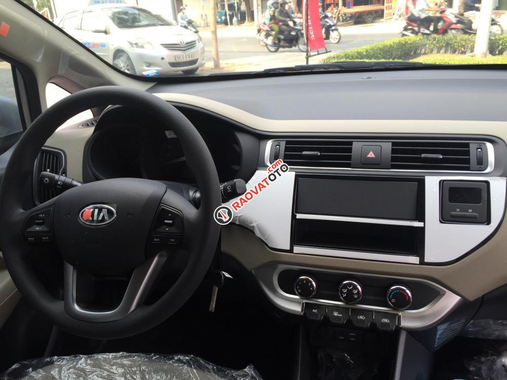 Mẫu xe Kia Rio 2017 mới 100%, nhập khẩu nguyên chiếc, hỗ trợ ngân hàng 80%. Liên hệ ngay Mr. Khoa - 0938 809 932-4