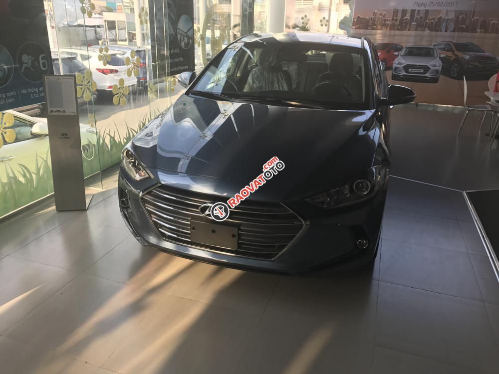 Bán xe Hyundai Elantra 1.6 AT 2017-5