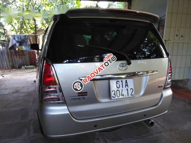 Bán Toyota Innova G năm 2006, màu bạc xe gia đình, 325 triệu-1