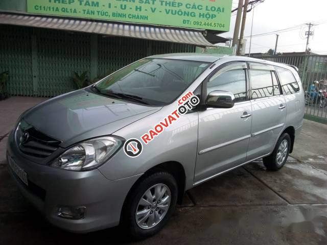 Bán ô tô Toyota Innova sản xuất 2010, màu bạc-0