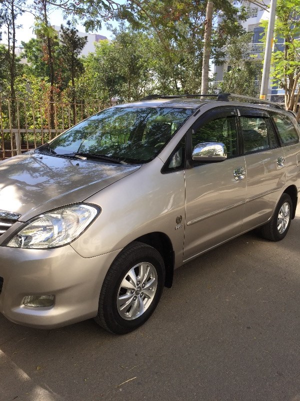 Xe Toyota Innova năm 2012, xe nhập, ít sử dụng, giá 495tr-7