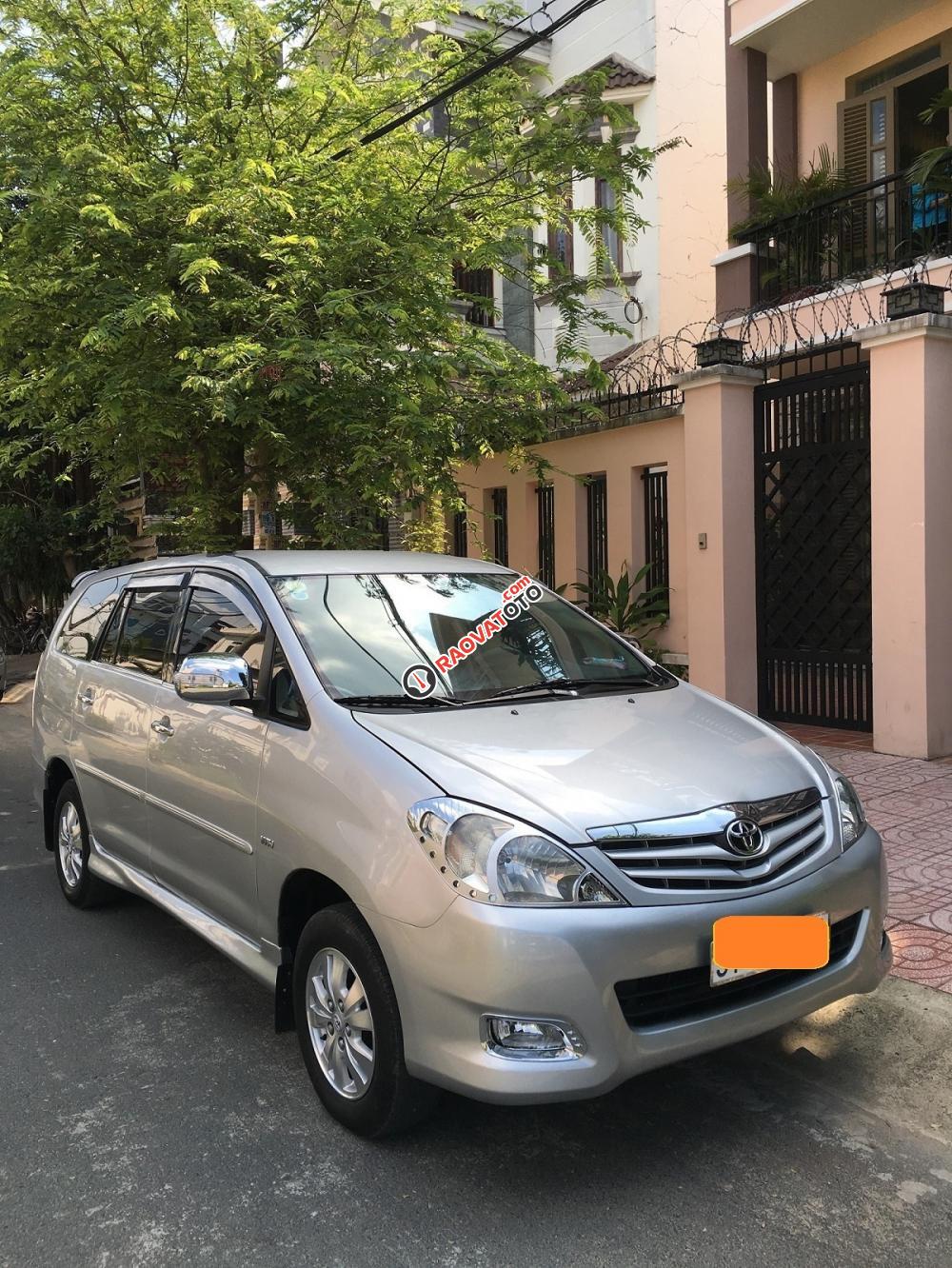 Cần bán Toyota Innova G 2010, xe nhà sử dụng còn zin-0