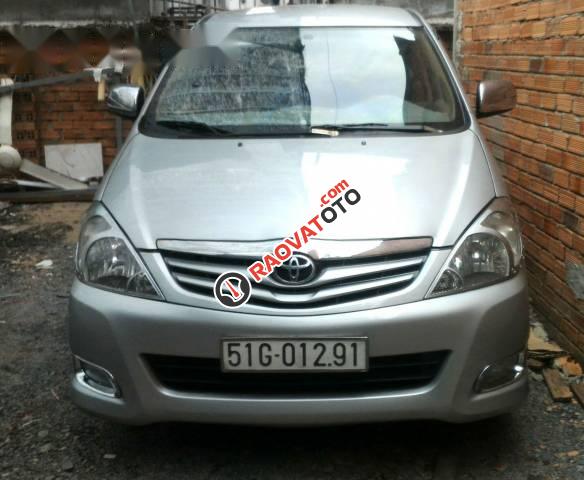 Bán Toyota Innova G năm 2010, màu bạc, giá chỉ 385 triệu-0