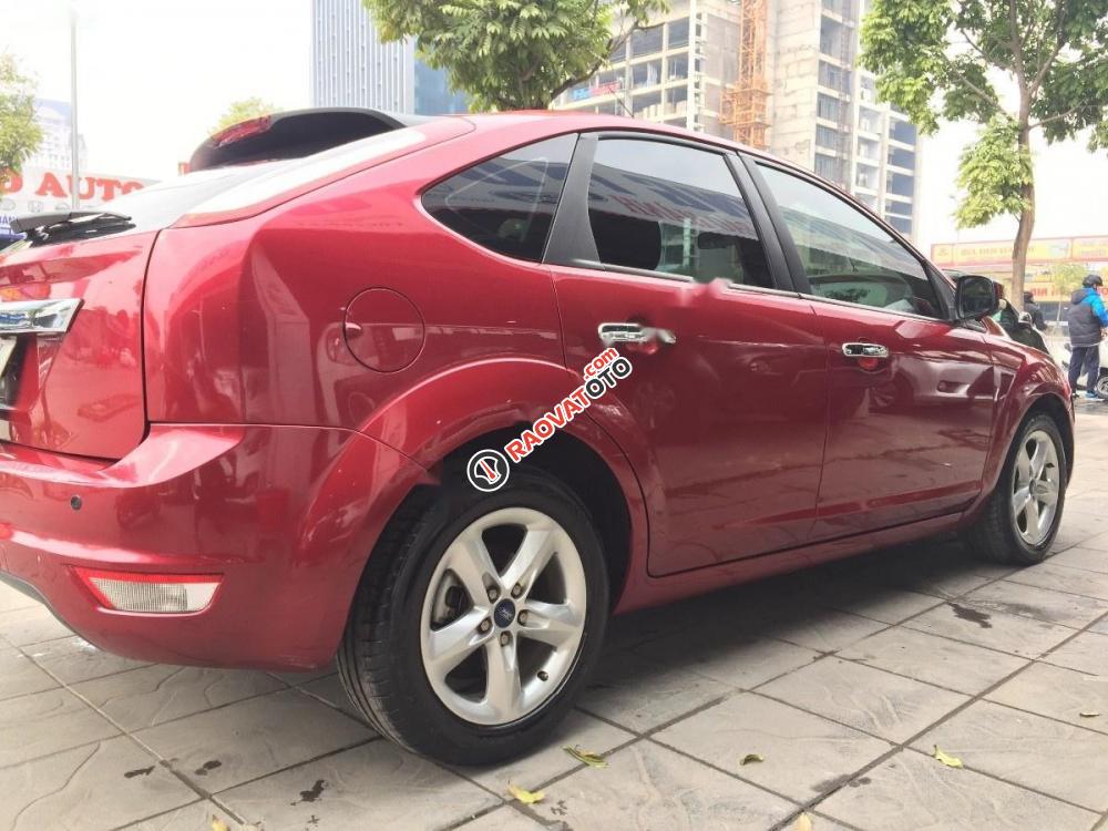 Bán Ford Focus 1.8 đời 2011, màu đỏ, giá tốt-4