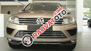 VW Sài Gòn bán xe Touareg 3.6 AT, màu vàng cát - Tặng BHVC+3M - LH Hương: 0902.608.293-0