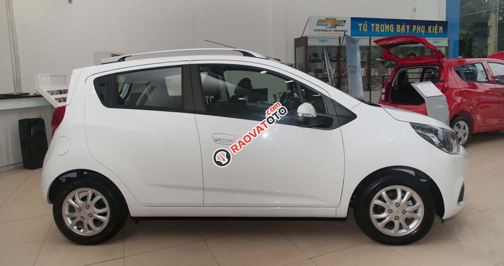 Bán Chevrolet Spark DUO năm 2017, màu trắng, giá 299tr-2