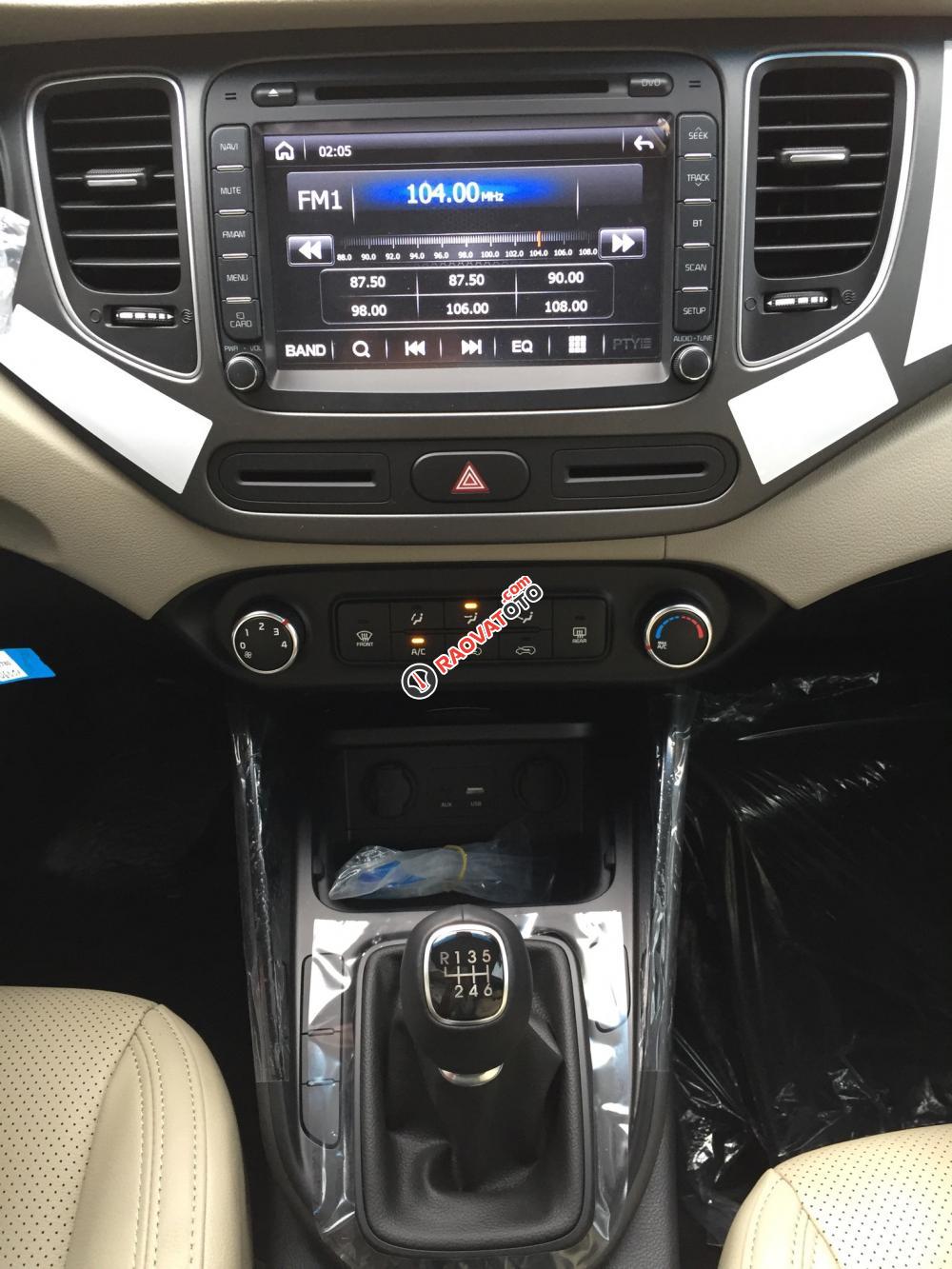 Kia Rondo 2017, giá chỉ từ 603tr, trả trước 150 triệu-1