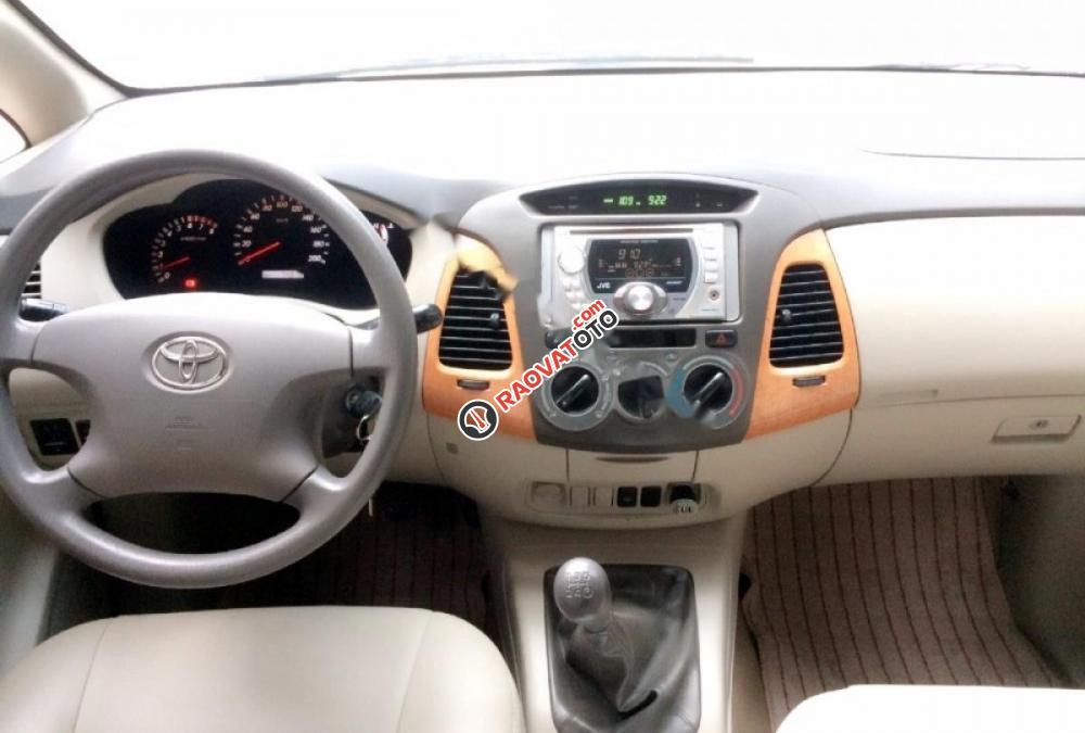 Bán Toyota Innova G đời 2009, màu bạc chính chủ giá cạnh tranh-3