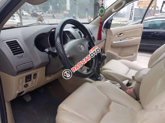 Bán xe Toyota Fortuner 2.5G đời 2011, màu bạc  -4