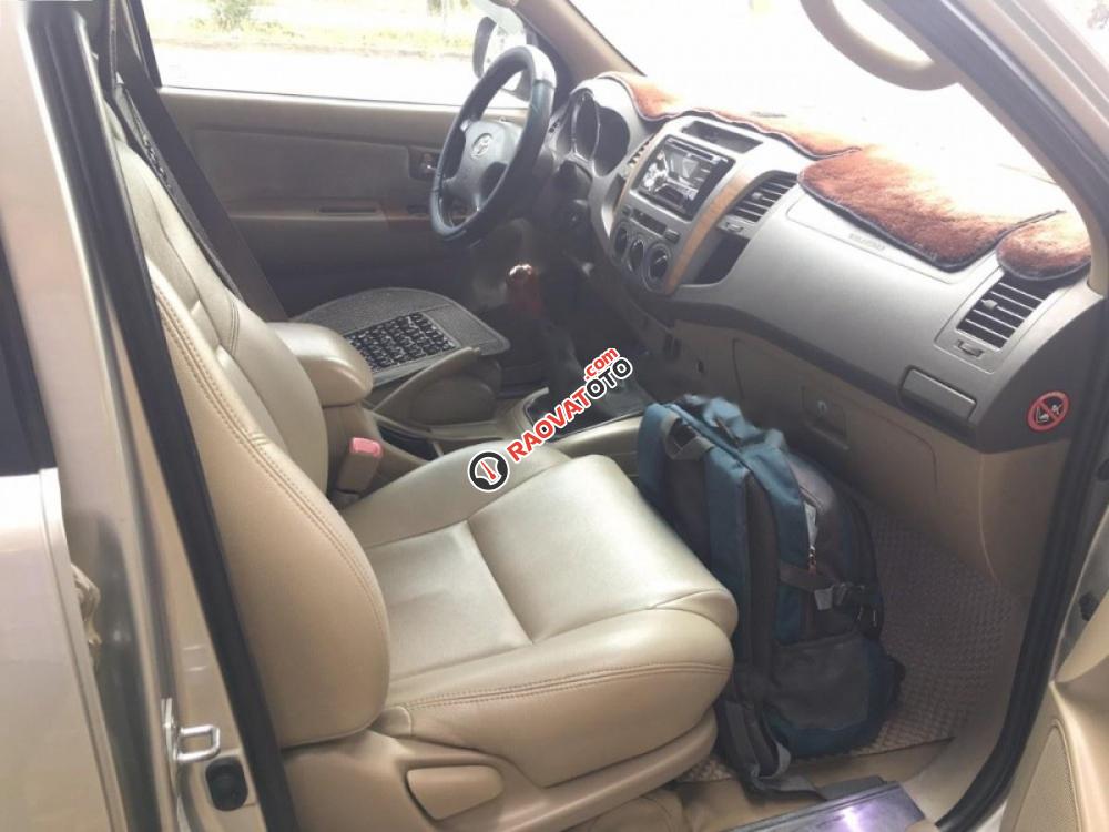 Cần bán xe Toyota Fortuner 2.5G đời 2009, màu bạc còn mới-4