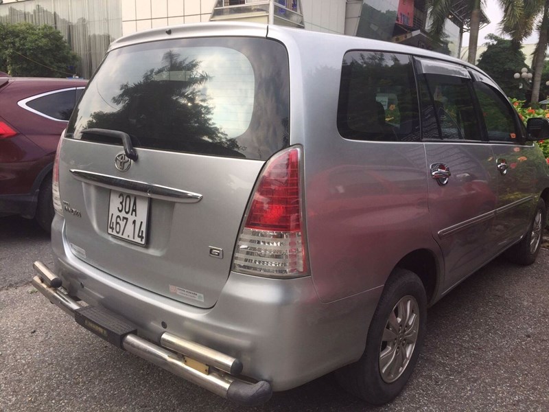 Cần bán xe Toyota Innova đời 2009, màu bạc, nhập khẩu-2