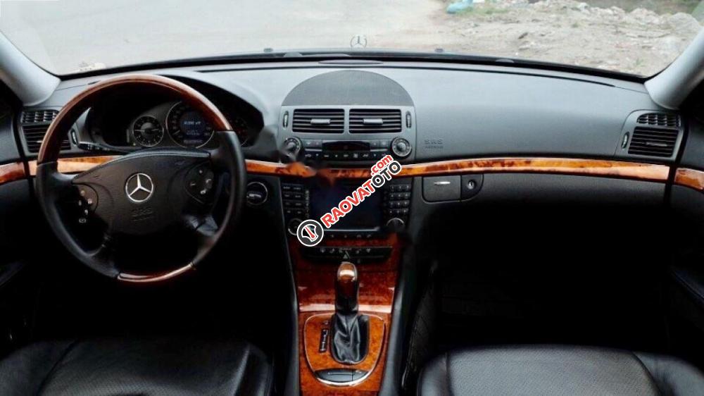 Cần bán lại xe Mercedes E280 đời 2005, màu đen, giá chỉ 430 triệu-7