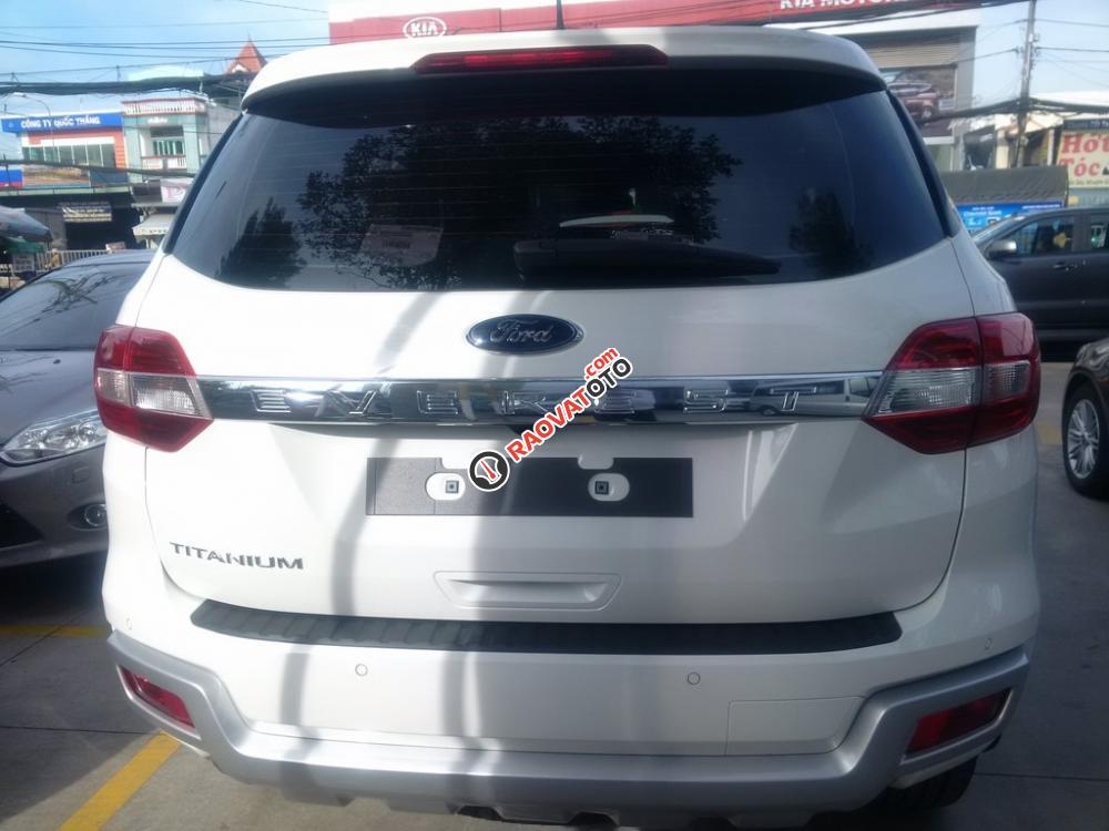 Ford Everest 2.2L AT 2017 mới nhất - Dịch vụ hậu mãi đạt tiêu chuẩn 5S. Giá dự kiến ưu đãi-8