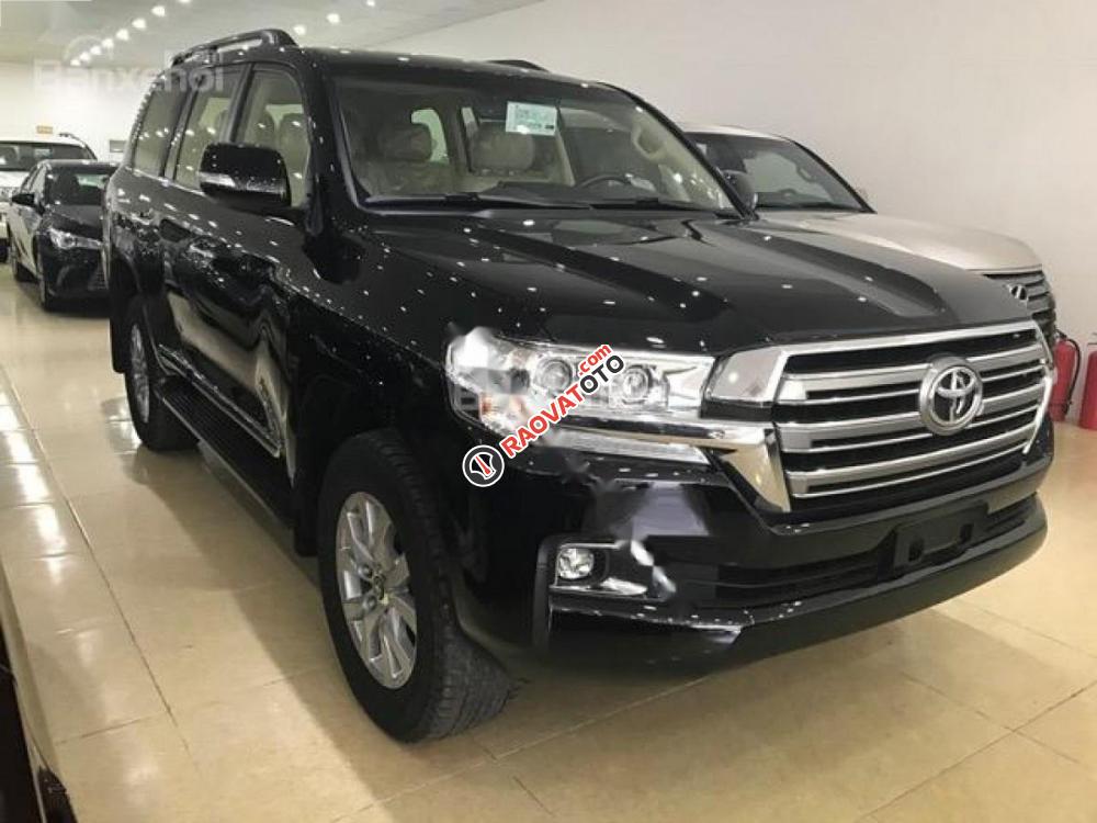 Bán Toyota Land Cruiser VX 4.6 V6 năm 2017, màu đen, nhập khẩu-0