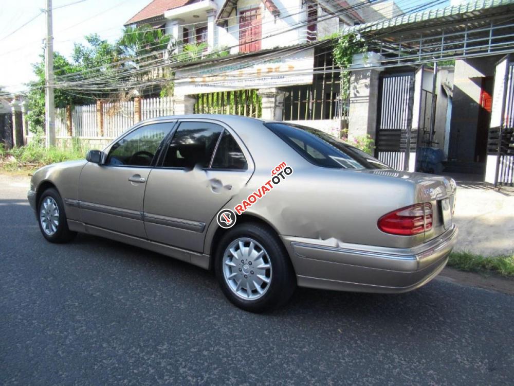 Bán ô tô Mercedes E240 sản xuất 2000, giá tốt-5