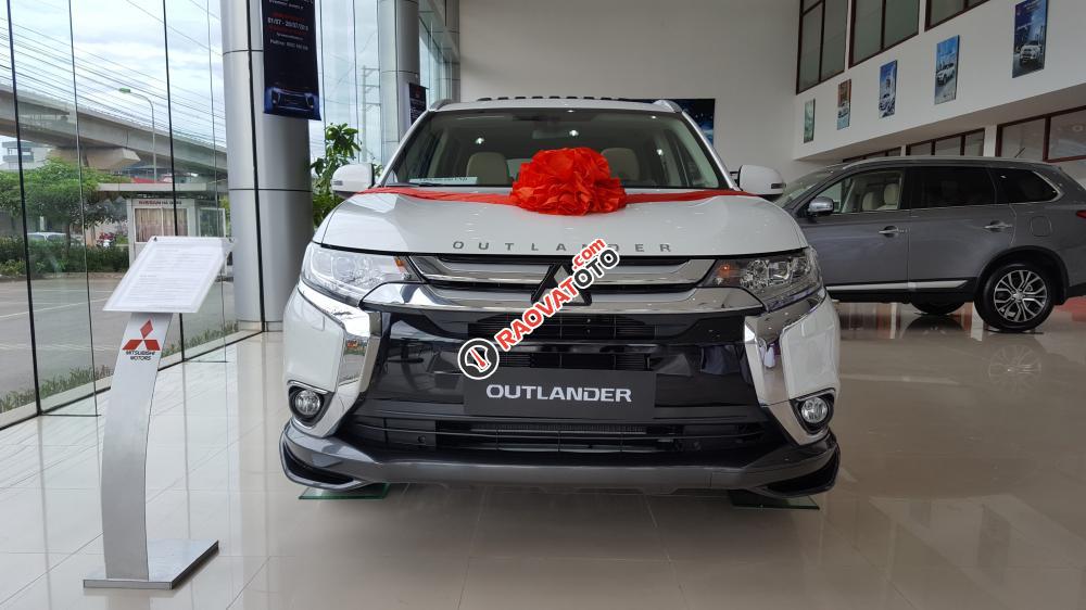 Bán xe Mitsubishi Outlander 2018, khuyến mại cực lớn duy nhất trong tháng khi mua xe-0