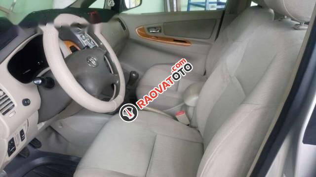 Chính chủ bán Toyota Innova G đời 2010, màu bạc-5