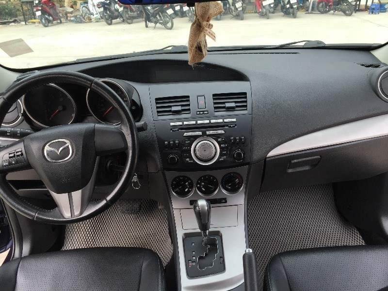 Cần bán Mazda 3 đời 2010, xe nhập, số tự động, giá 405tr-7