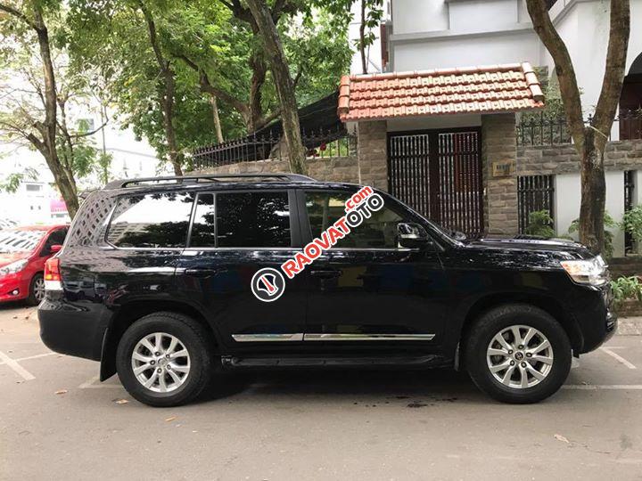 Cần bán xe Toyota Land Cruiser V8 5.7 2016, màu đen, xe nhập-2