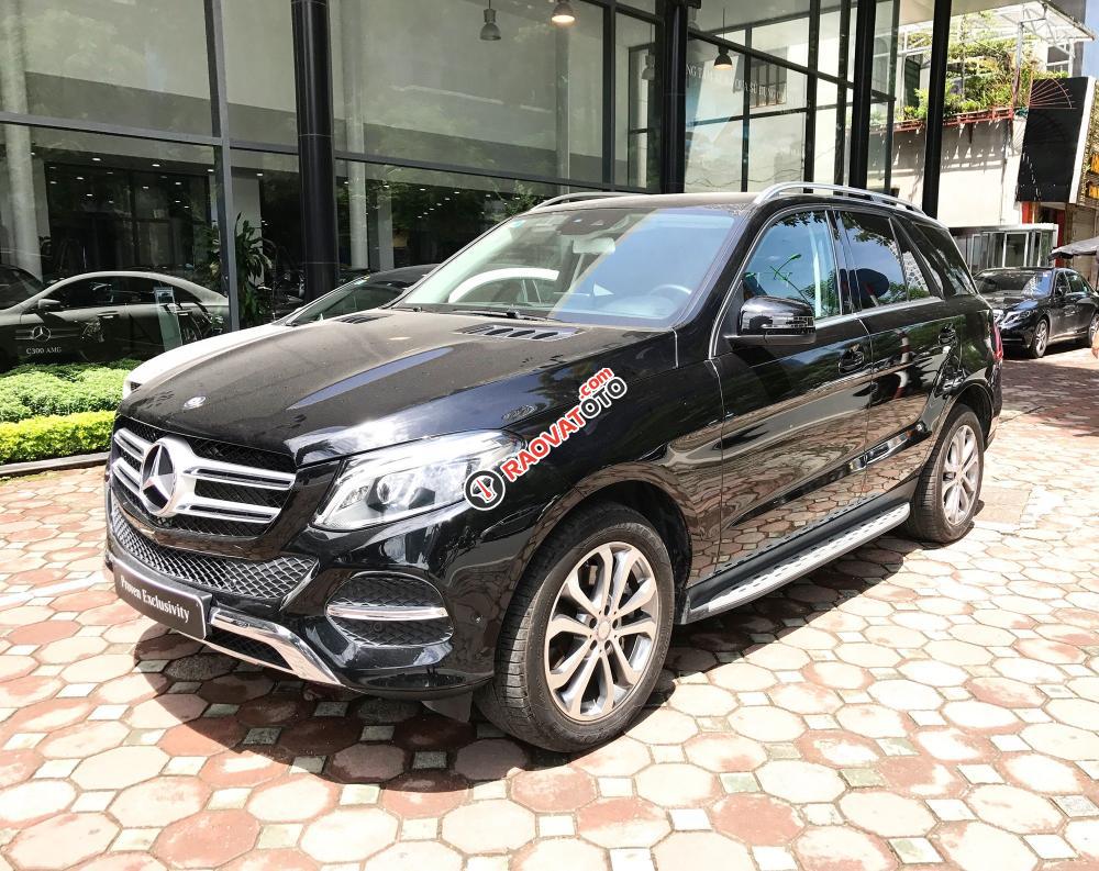 Bán Mercedes GLE400 Exclusive ĐK 2017 chạy lướt, giá cực tốt-1