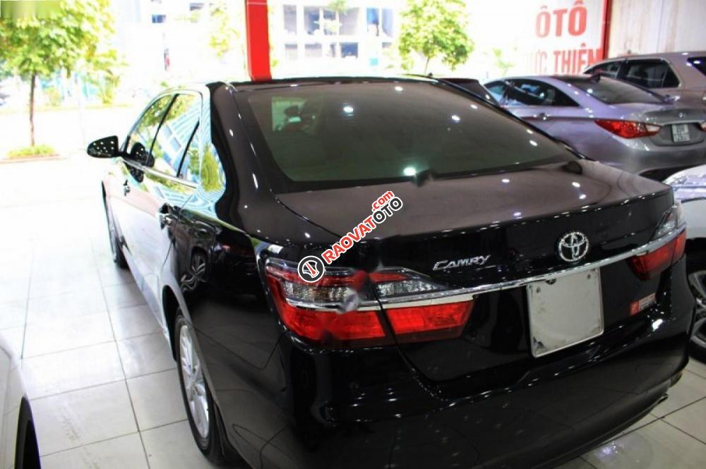 Bán Toyota Camry 2.0E sản xuất 2016, màu đen chính chủ, giá tốt-2