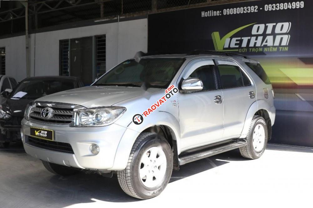 Bán Toyota Fortuner 2.5G 2009, màu bạc-1