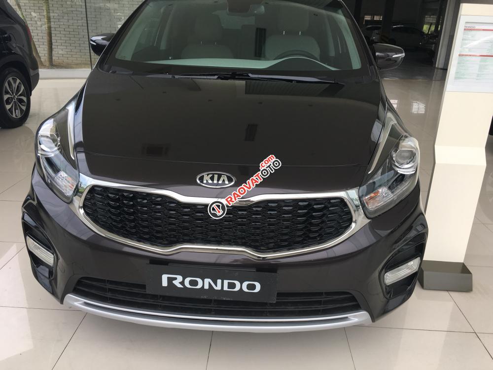 Bán ô tô Kia Rondo sản xuất 2018 màu đen, giá chỉ 609 triệu, Lh: 0966 199 109-0