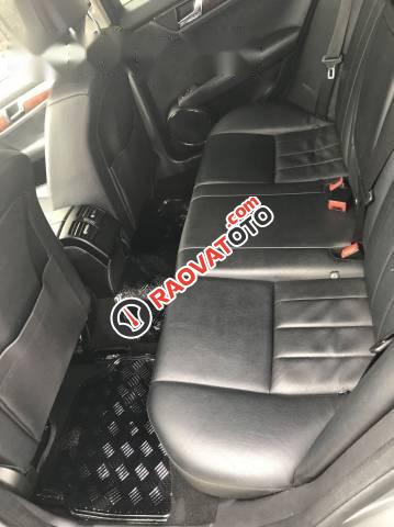 Cần bán xe Mercedes C250 đời 2010-4