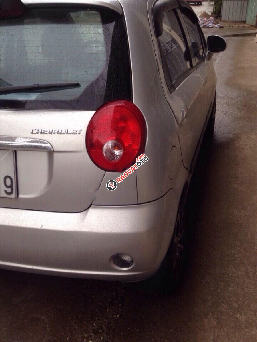 Cần bán Chevrolet Spark đời 2010, màu bạc, 135tr-3
