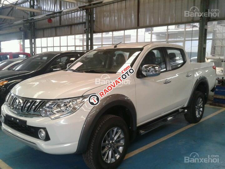 Bán tải Mitsubishi Triton 2017 1 cầu tự động, giá mềm. Trả góp 80 %, liên hệ: 0935445730-0