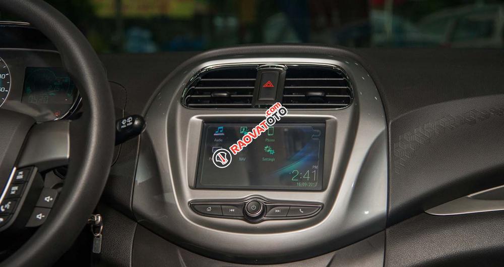 Bán Chevrolet Spark DUO năm 2017, màu trắng, giá 299tr-5