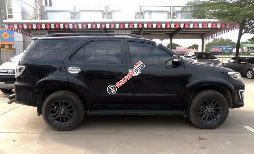 Bán Toyota Fortuner 2.7V đời 2015, màu đen, 835 triệu-0