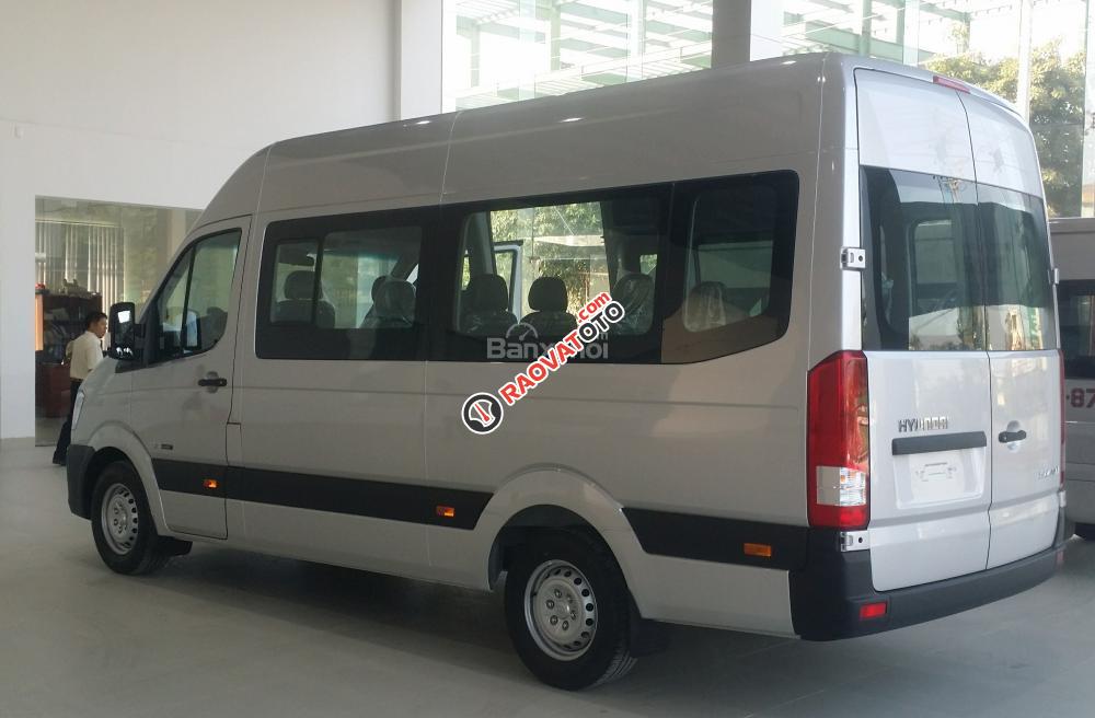 Cần bán Hyundai H350 Solati năm sản xuất 2017, màu bạc-2