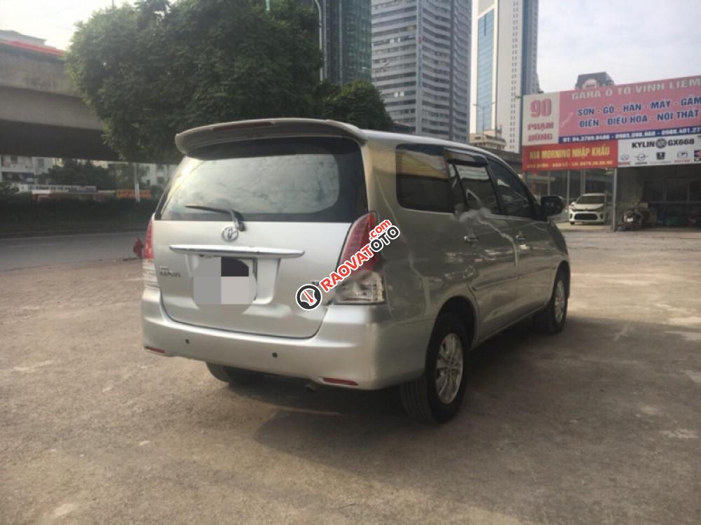 Bán xe Toyota Innova V năm 2010, màu bạc như mới, giá 470tr-2