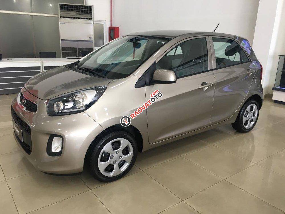 Bán xe Kia Rondo 2017 giá từ 609tr, có xe giao ngay, đủ màu, hỗ trợ vay đến 100% giá trị xe, liên hệ để có giá tốt nhất-0