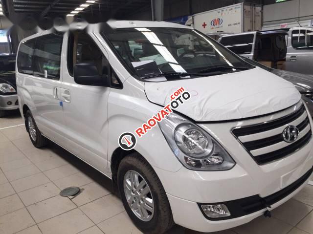 Bán xe Hyundai Starex đời 2017, màu trắng, giá 950tr-4