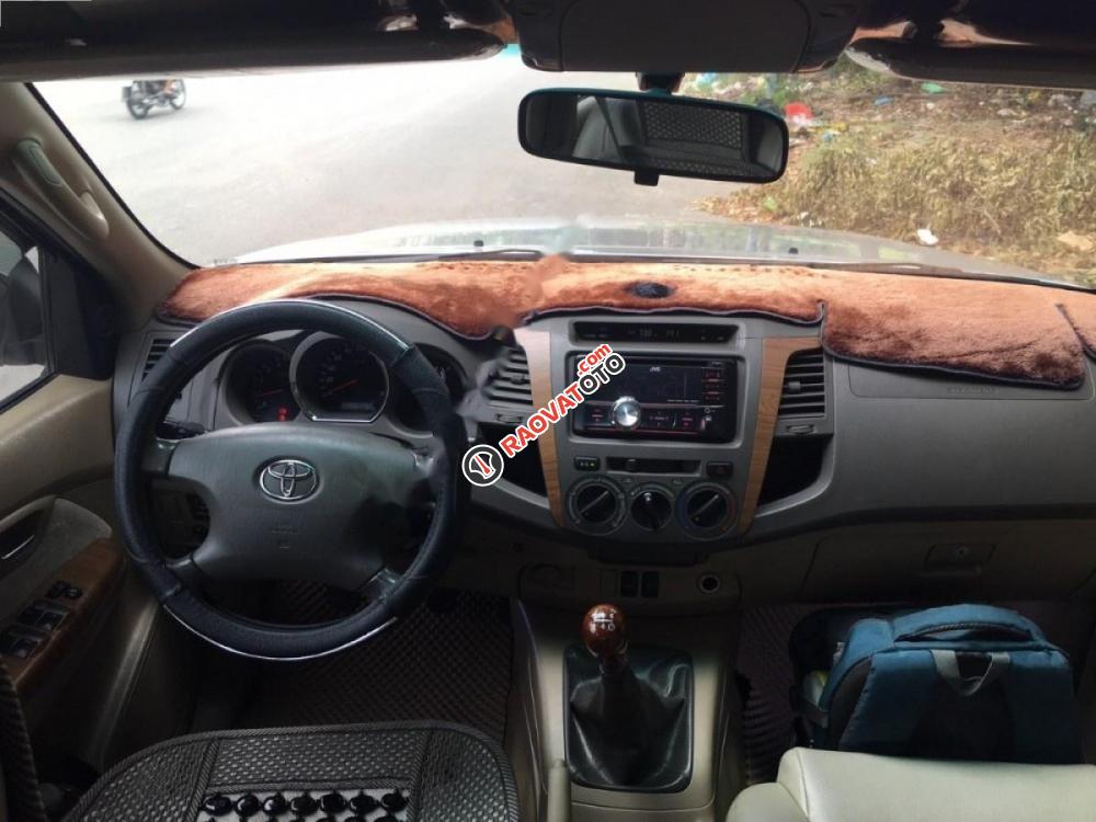 Cần bán xe Toyota Fortuner 2.5G đời 2009, màu bạc còn mới-2