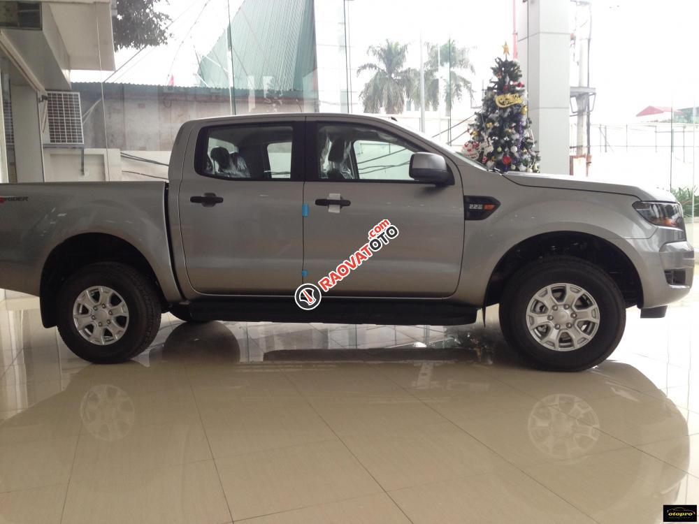 Bán ô tô Ford Ranger XLS 4x2 AT sản xuất 2017, màu xám, nhập khẩu nguyên chiếc, giá 685tr-1