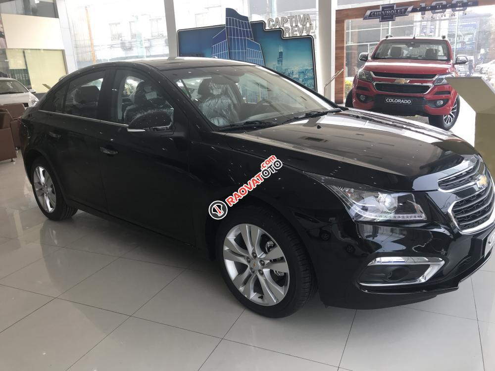 Bán Chevrolet Cruze LTZ đời 2017, màu đen-1