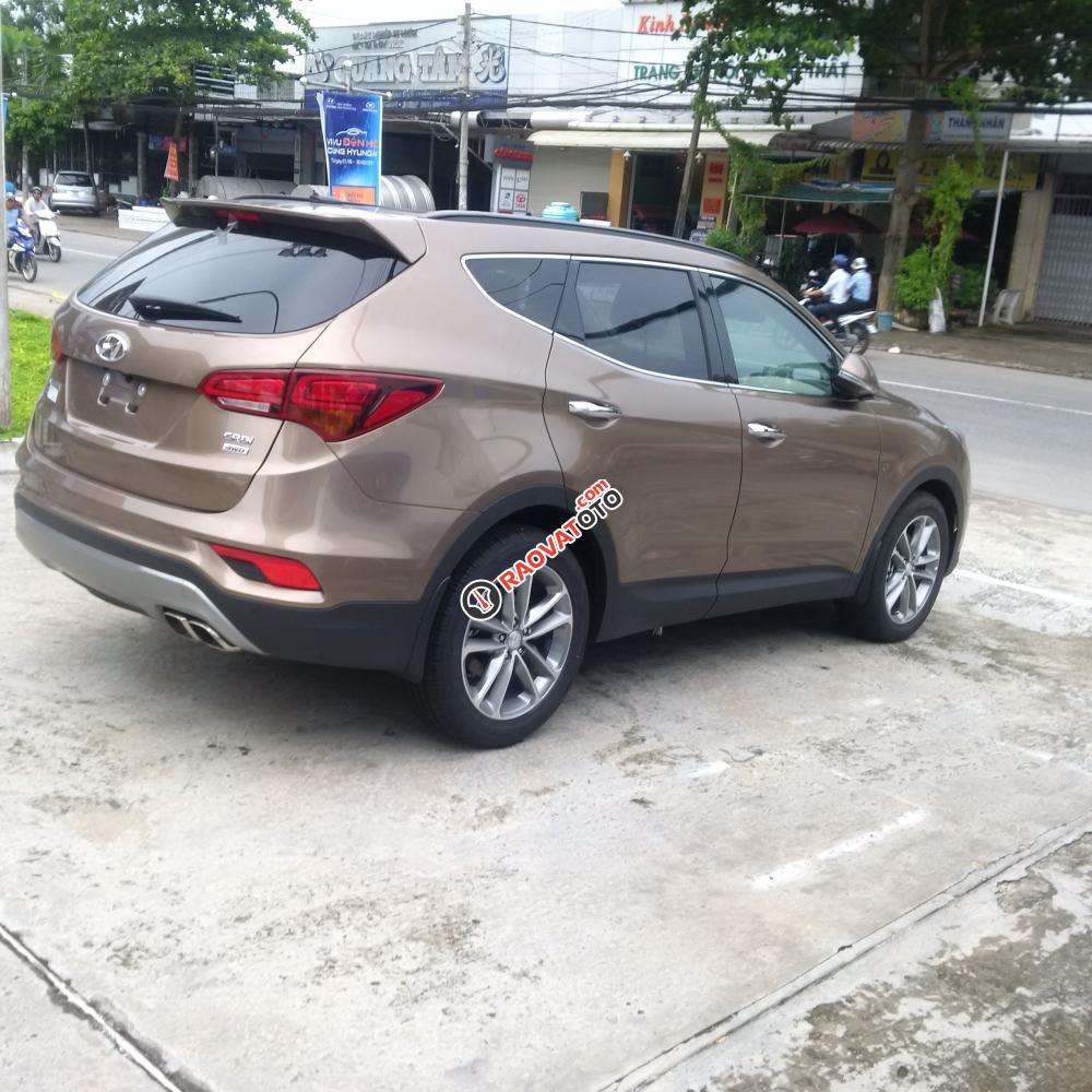 Cần bán xe Hyundai Santa Fe 2.2 đời 2017, giá cạnh tranh-3