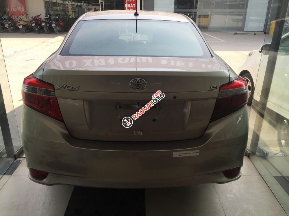 Bán xe Toyota Vios E đời 2015, màu vàng chính chủ-5