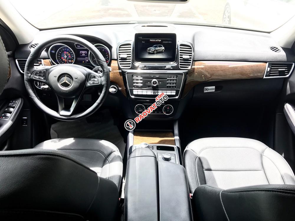 Bán Mercedes GLE400 Exclusive ĐK 2017 chạy lướt, giá cực tốt-4