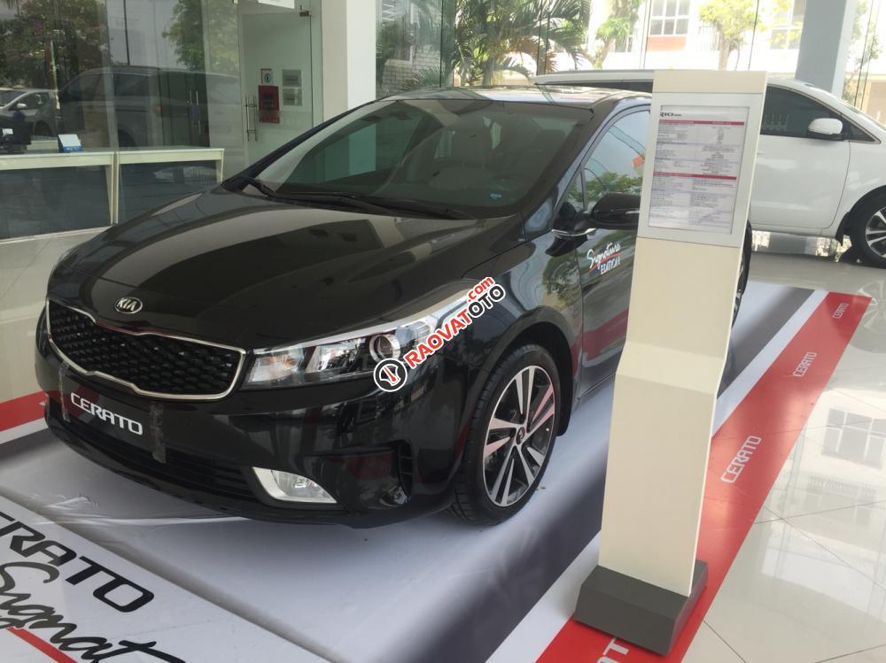 Bán xe Kia Cerato sản xuất 2018, màu đen, giá 499 triệu, liên hệ: 0966 199 109-4