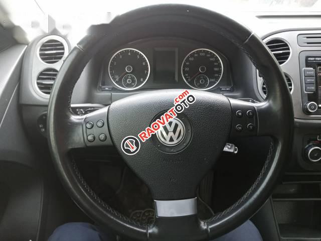 Bán xe Volkswagen Tiguan AT đời 2010, màu bạc, nhập khẩu nguyên chiếc số tự động, giá tốt-0